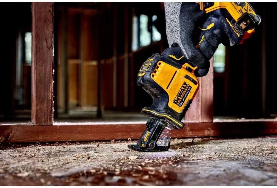 DEWALT DCS369 20V MAX* Recipro - Woodworking Hand Saw ulasan dan harga